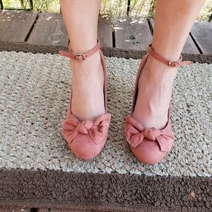 Chase + Cole pink bow heels